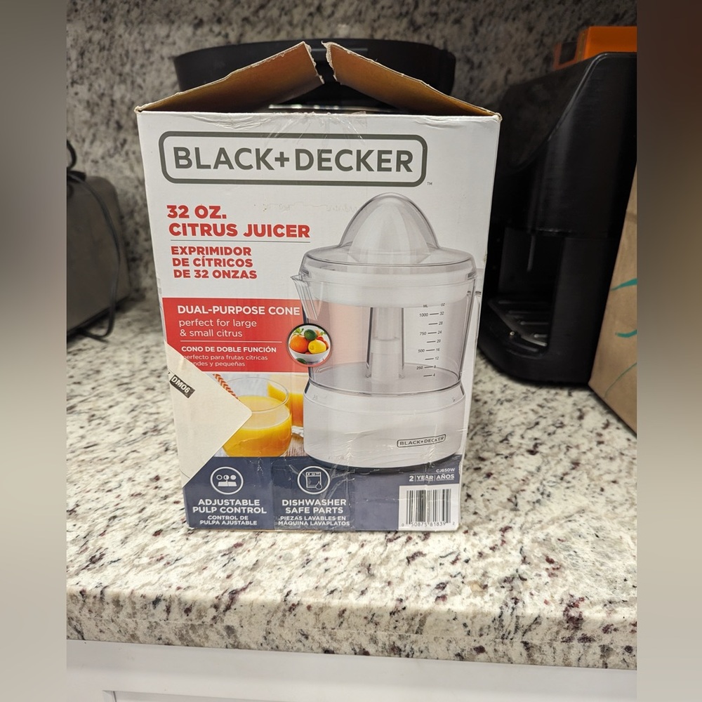 Black & Decker 32 oz. Citrus Juicer Preloved